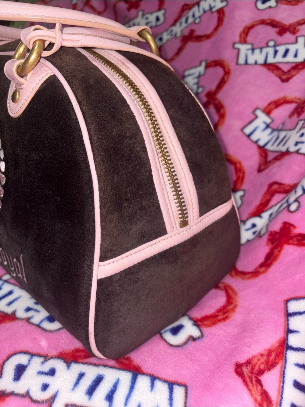 Juicy Couture 🩷🤎 Vintage Royal Juicy Bowler Bag: “Girls Will Be Juicy Girls” - Picture 5 of 16